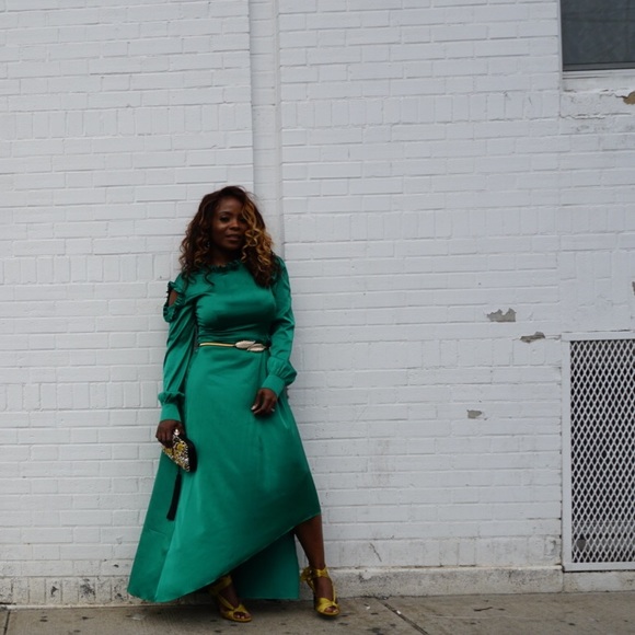 Green long sleeve dress. Wore only once - Picture 3 of 3